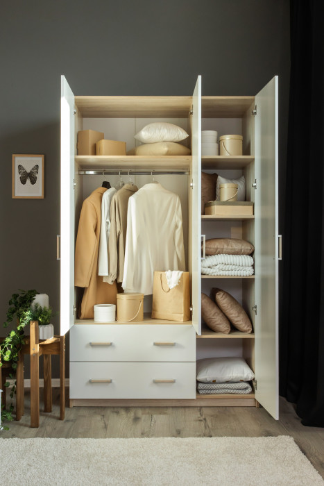 Шкаф распашной 1200 3-х дверный Космос