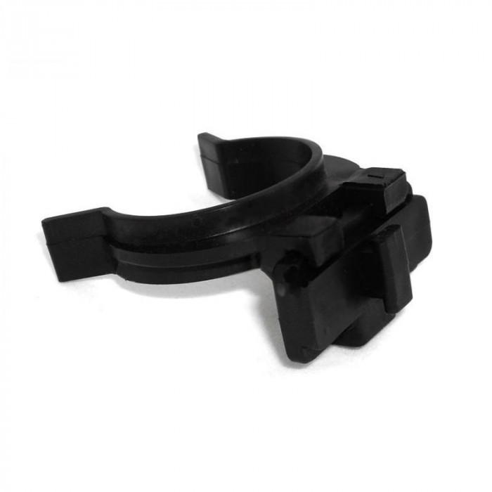 Клипса под пластиковый цоколь (пластик)