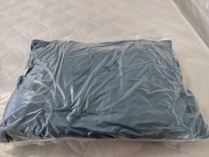 Подушка 50х70 Холотекс (рисунок может меняться)